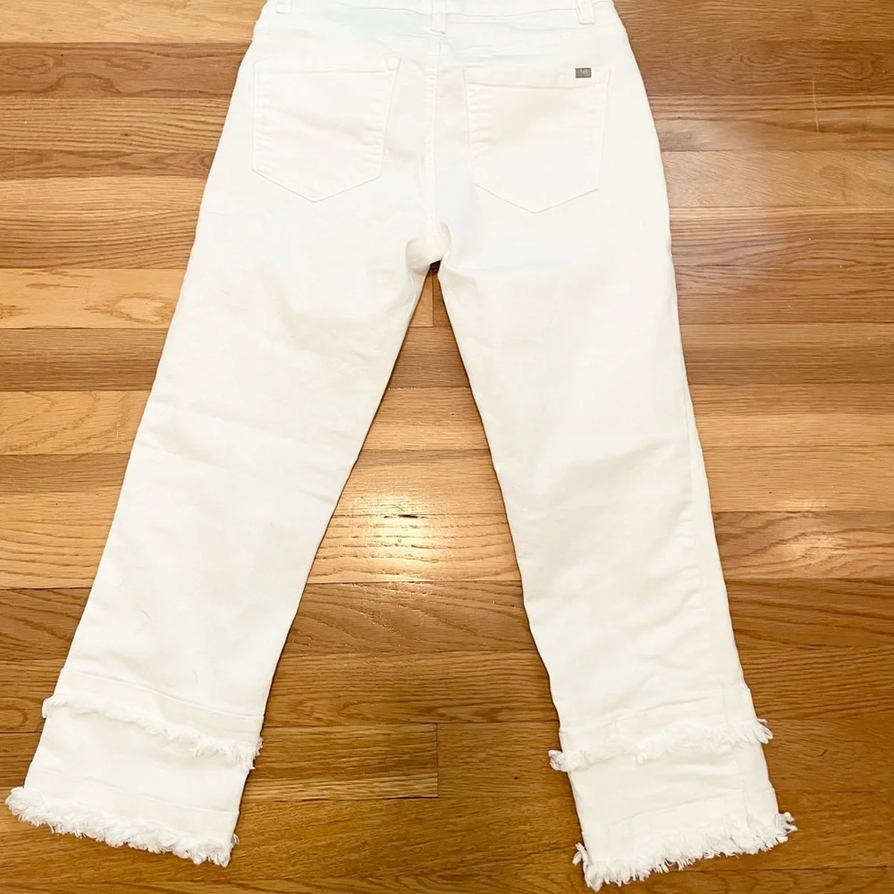 DG2 by Diane Gilman Virtual Stretch Layered Fringe Crop Jean - Picture 10 of 12